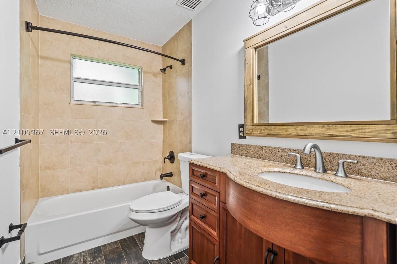 5966 NW 77th Ter, Parkland FL 33067