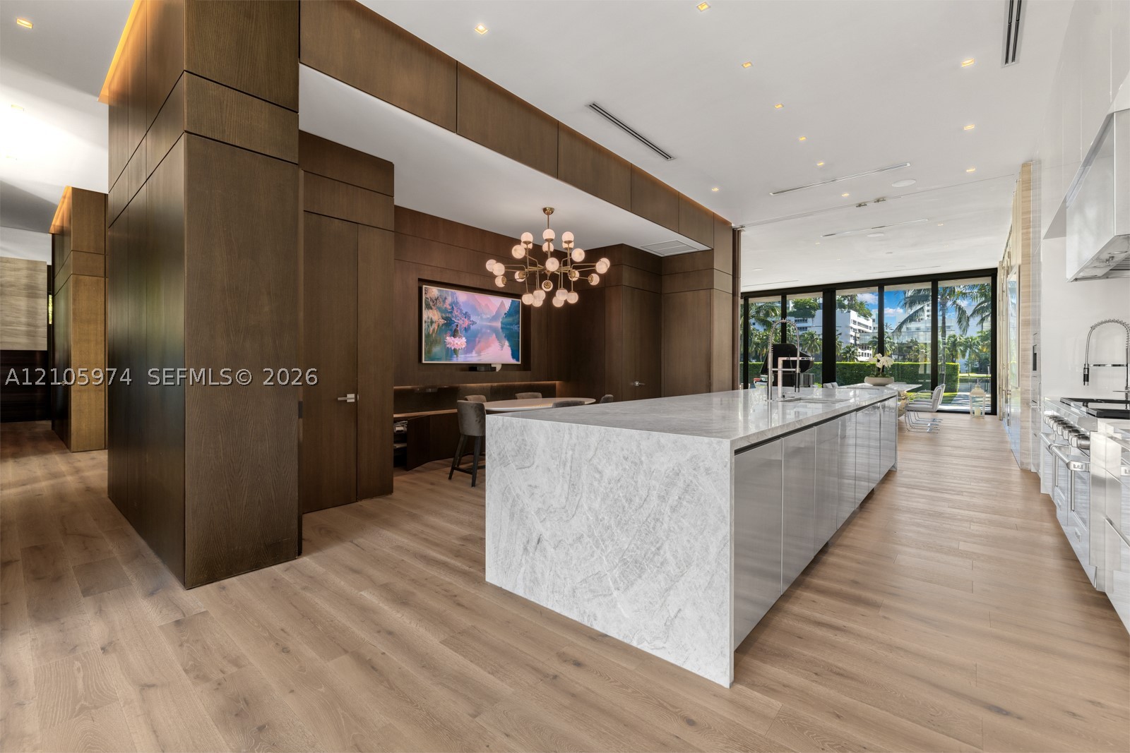 4395 Pine Tree Dr, Miami Beach FL 33140