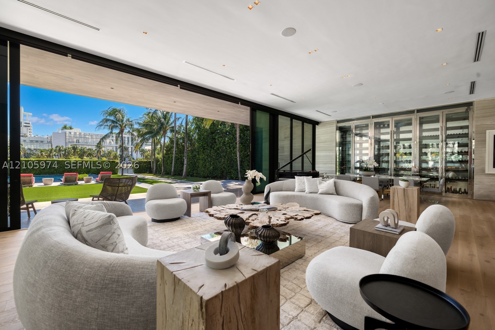 4395 Pine Tree Dr, Miami Beach FL 33140
