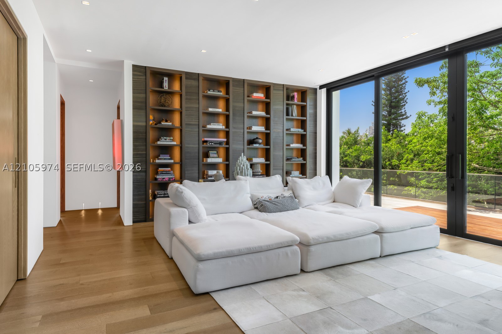 4395 Pine Tree Dr, Miami Beach FL 33140