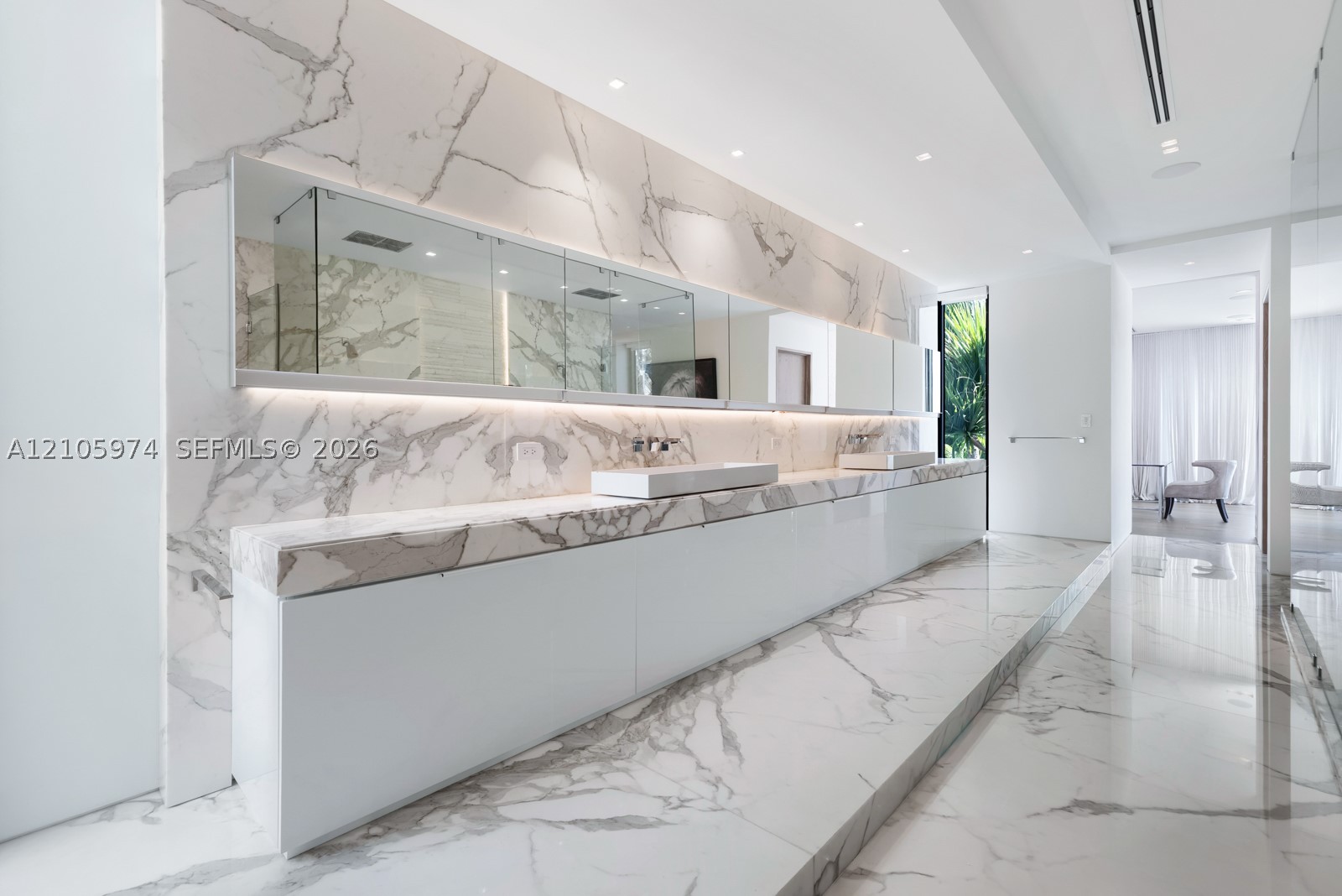 4395 Pine Tree Dr, Miami Beach FL 33140