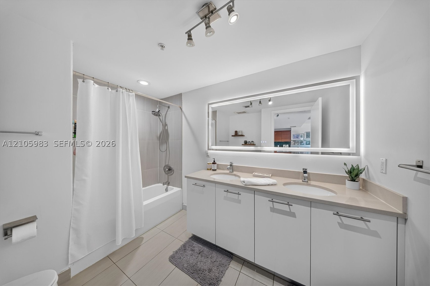 3250 NE 1st Ave #1106, Miami FL 33137