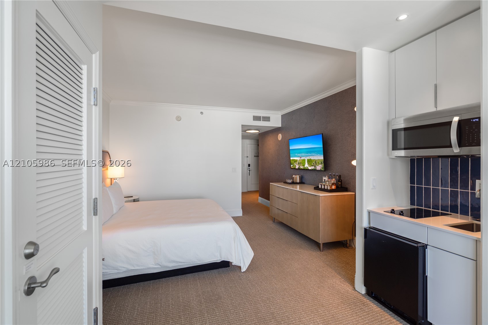 4401 Collins Ave #2209, Miami Beach FL 33140