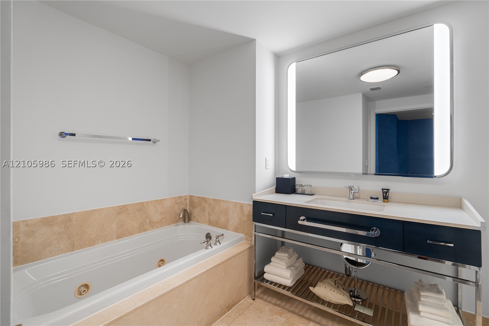 4401 Collins Ave #2209, Miami Beach FL 33140