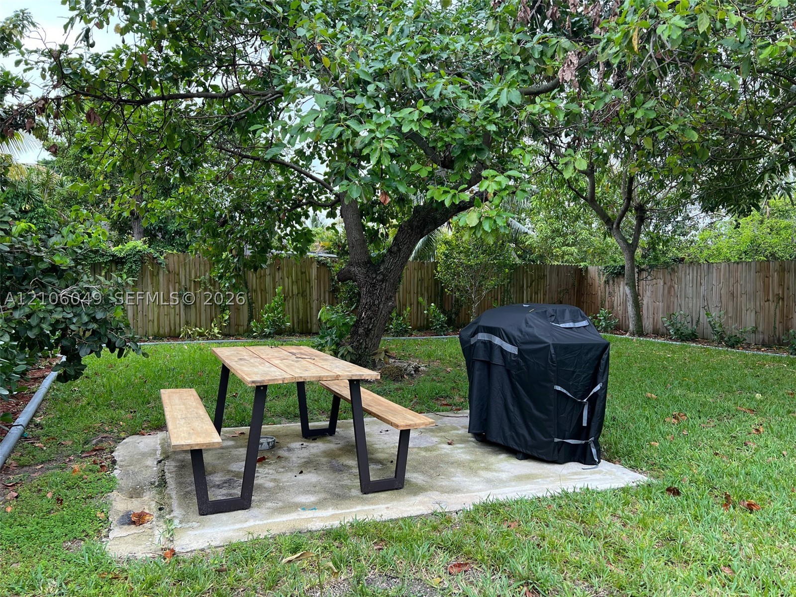 1438 NW 27th St, Miami FL 33142