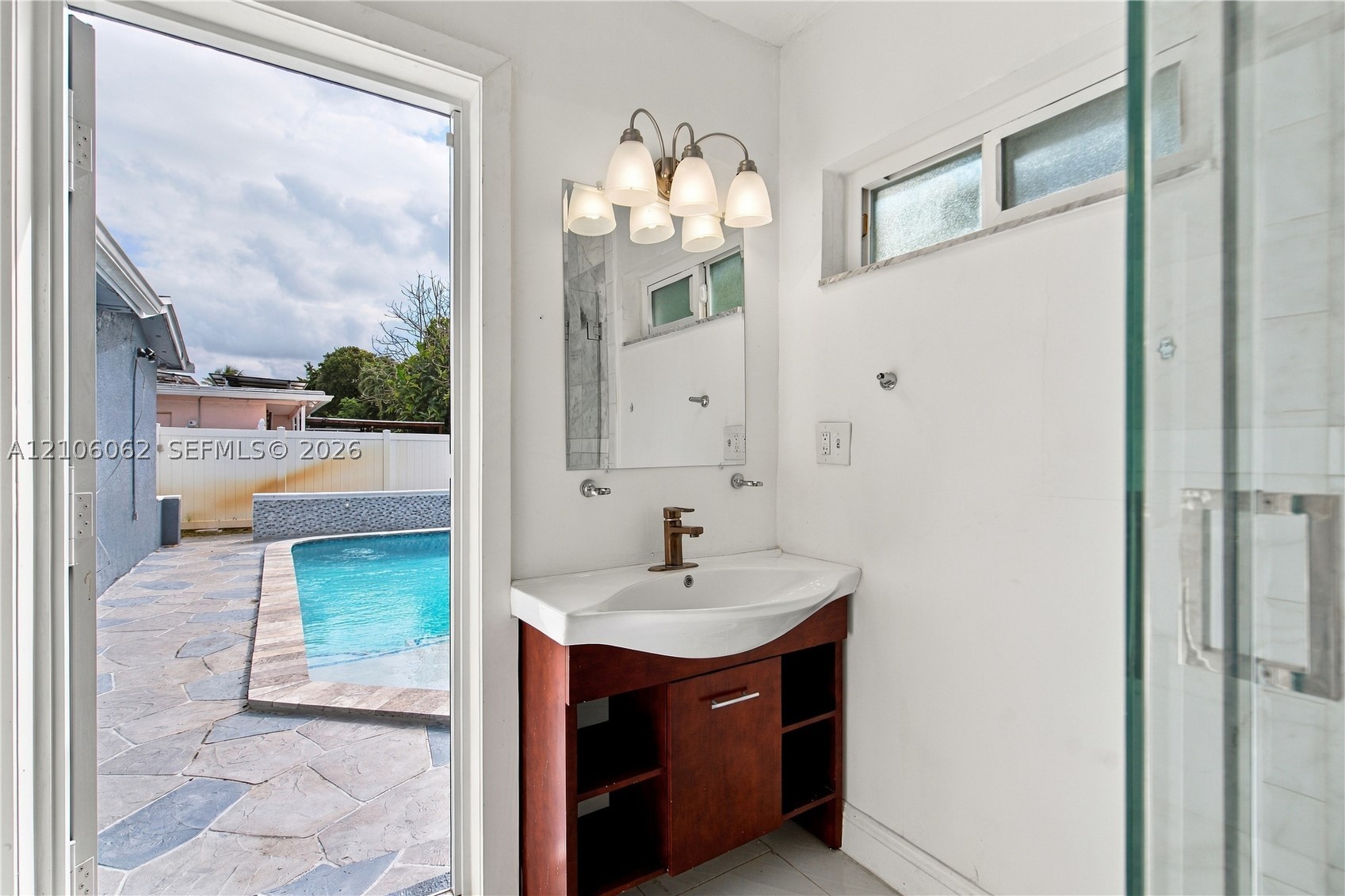 4200 NW 42nd St, Lauderdale Lakes FL 33319