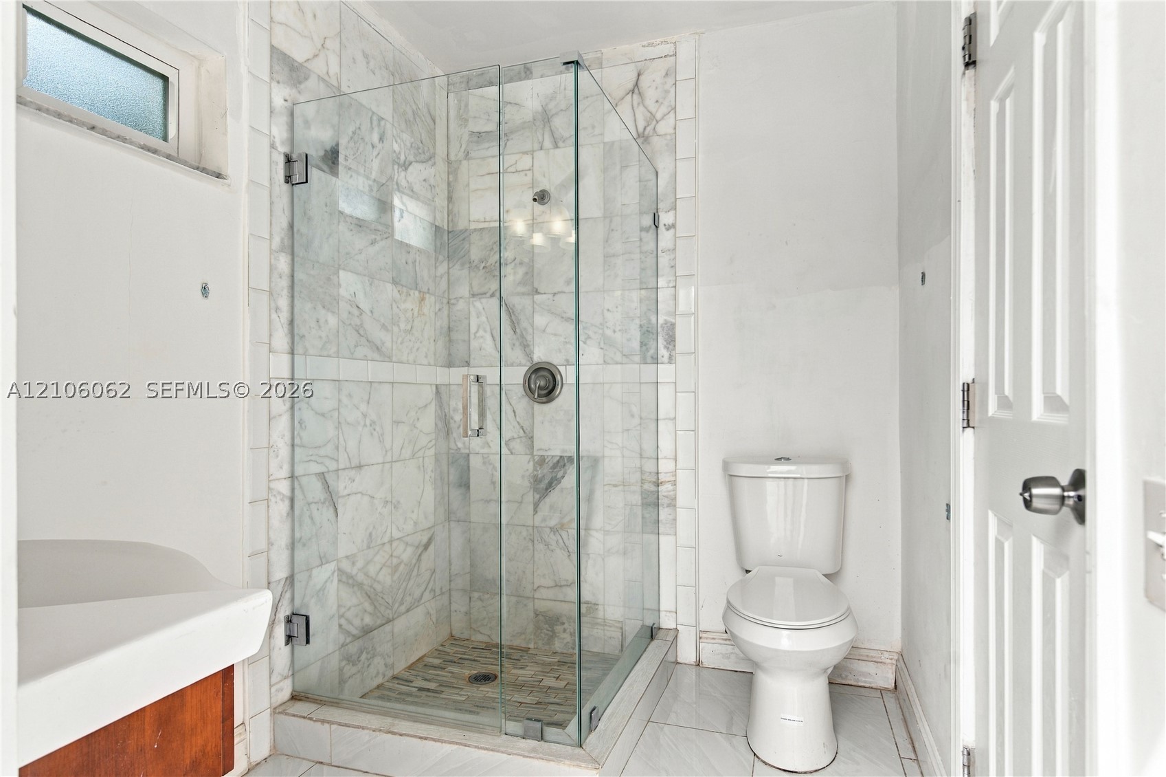 4200 NW 42nd St, Lauderdale Lakes FL 33319