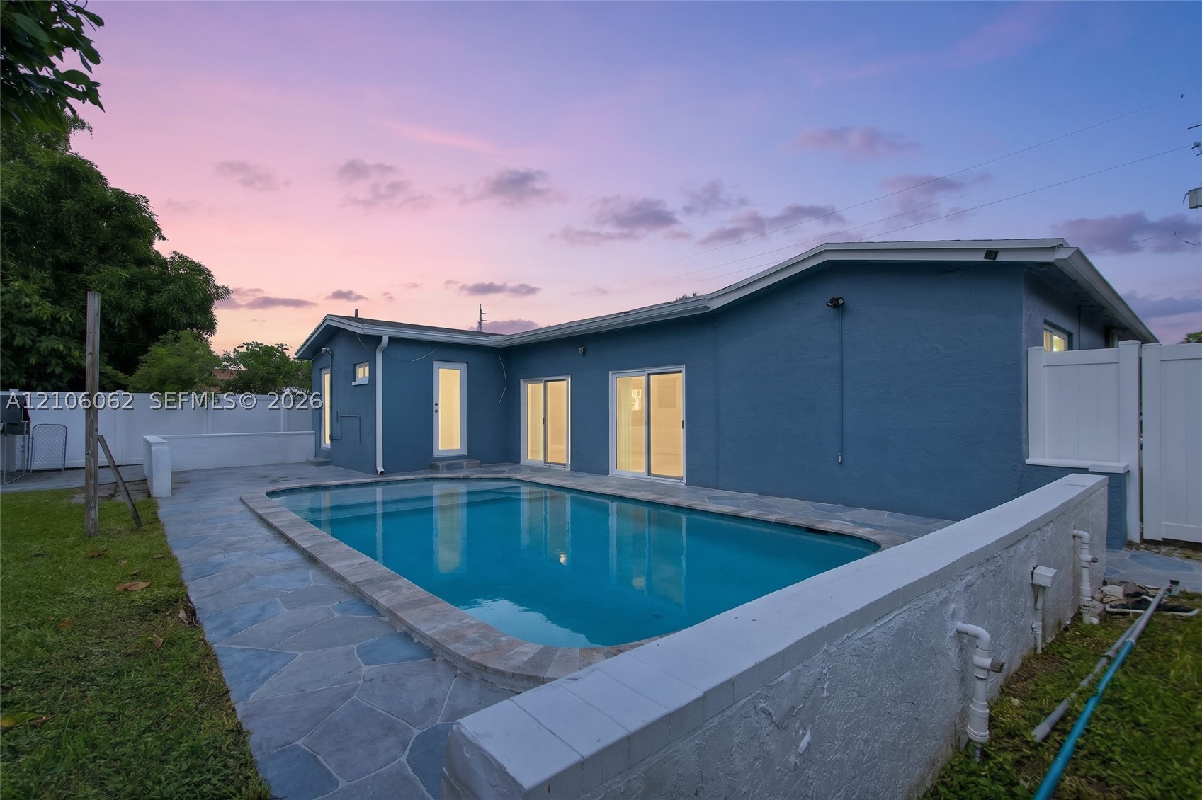 4200 NW 42nd St, Lauderdale Lakes FL 33319
