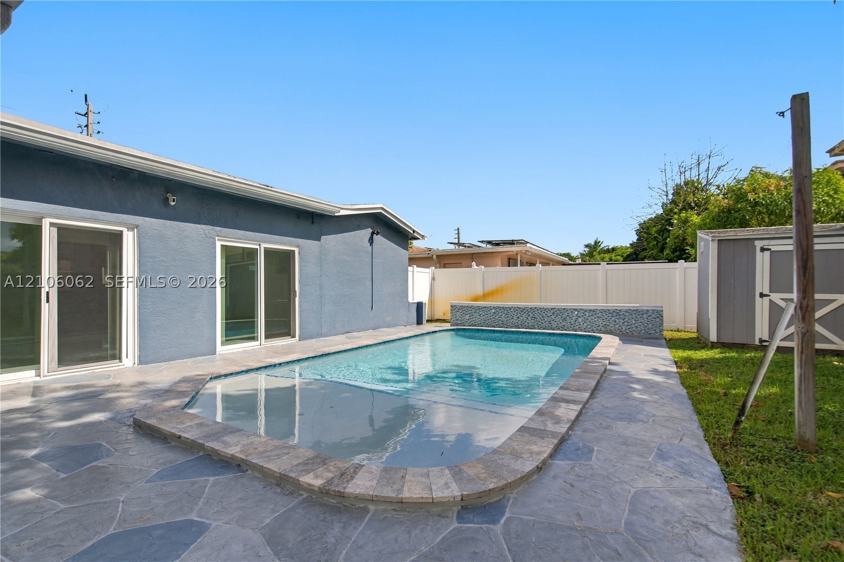 4200 NW 42nd St, Lauderdale Lakes FL 33319