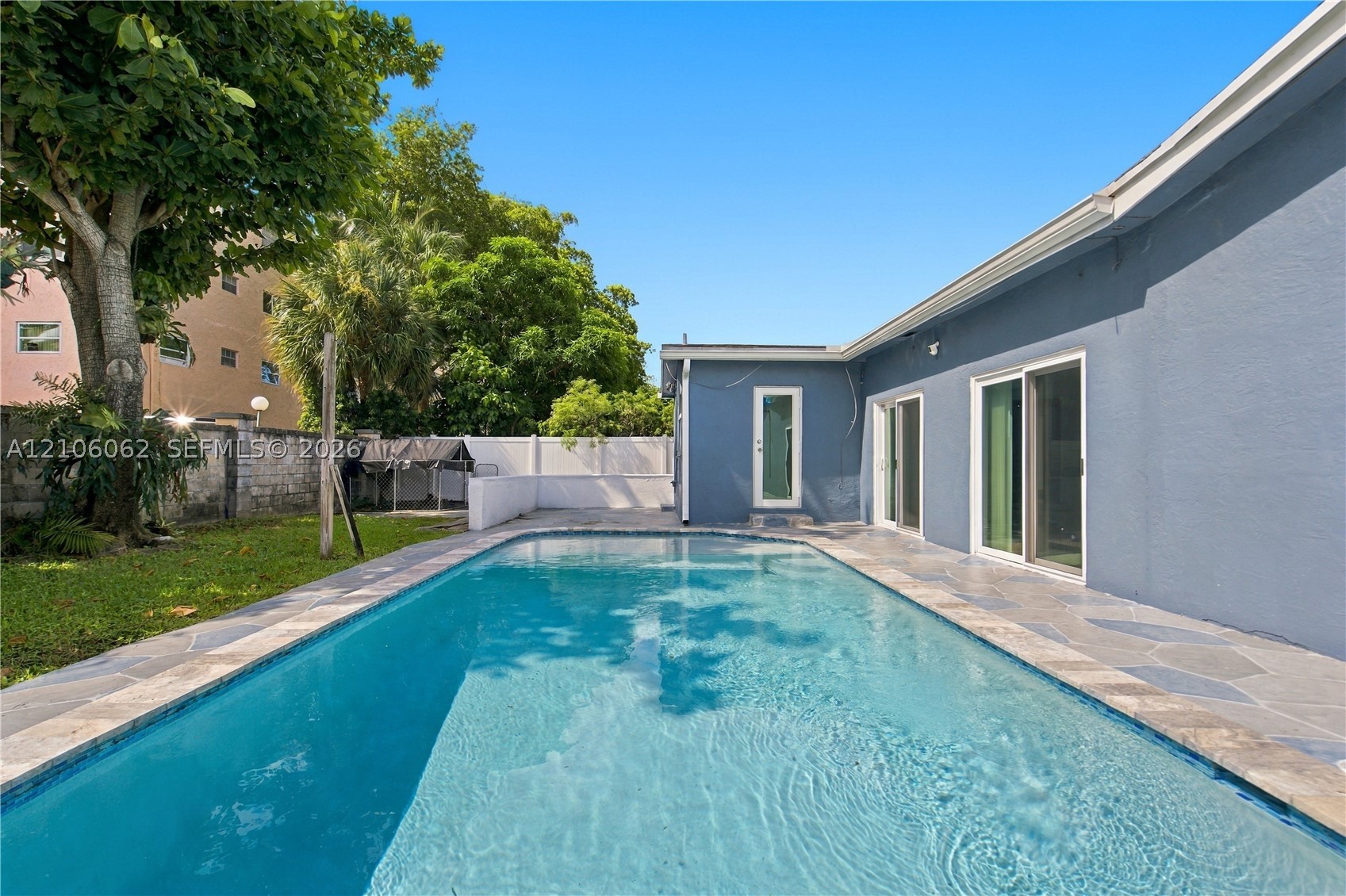 4200 NW 42nd St, Lauderdale Lakes FL 33319