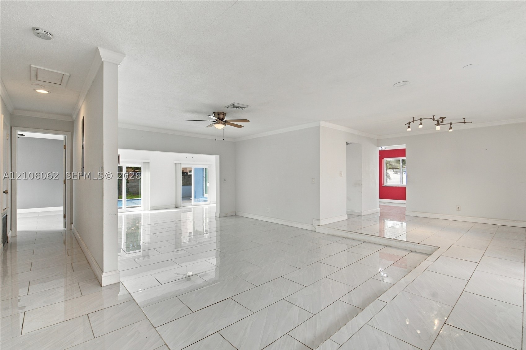 4200 NW 42nd St, Lauderdale Lakes FL 33319