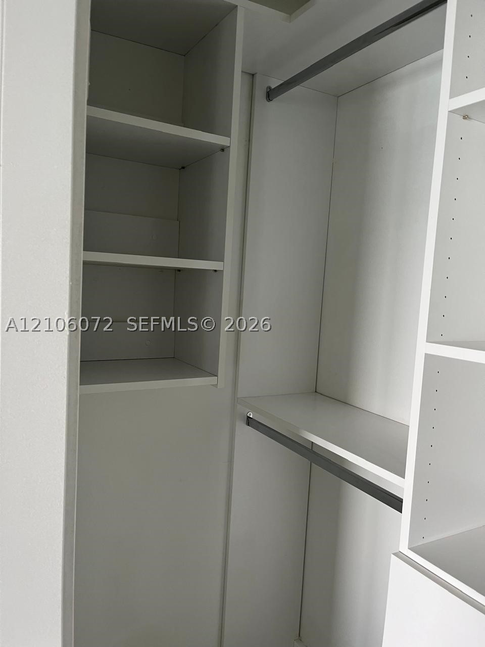1300 Brickell Bay Dr #1806, Miami FL 33131
