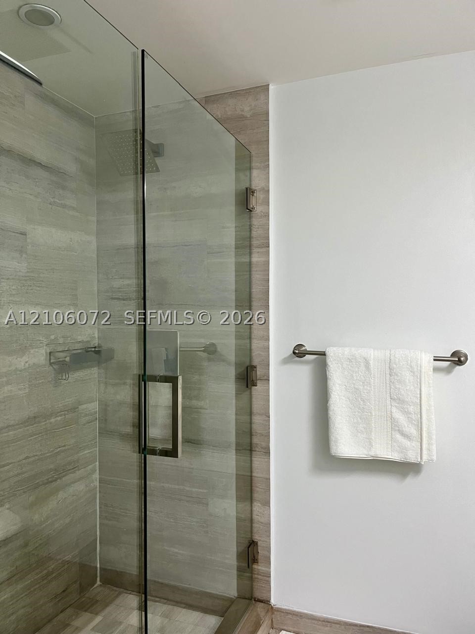 1300 Brickell Bay Dr #1806, Miami FL 33131