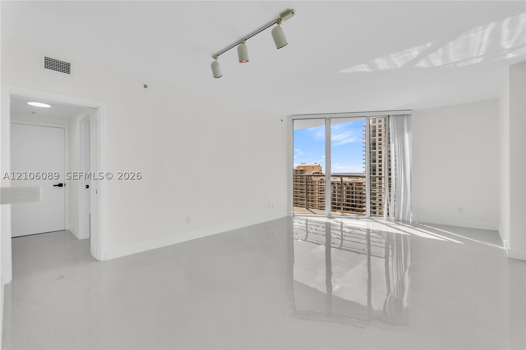 325 S Biscayne Blvd #3117, Miami FL 33131