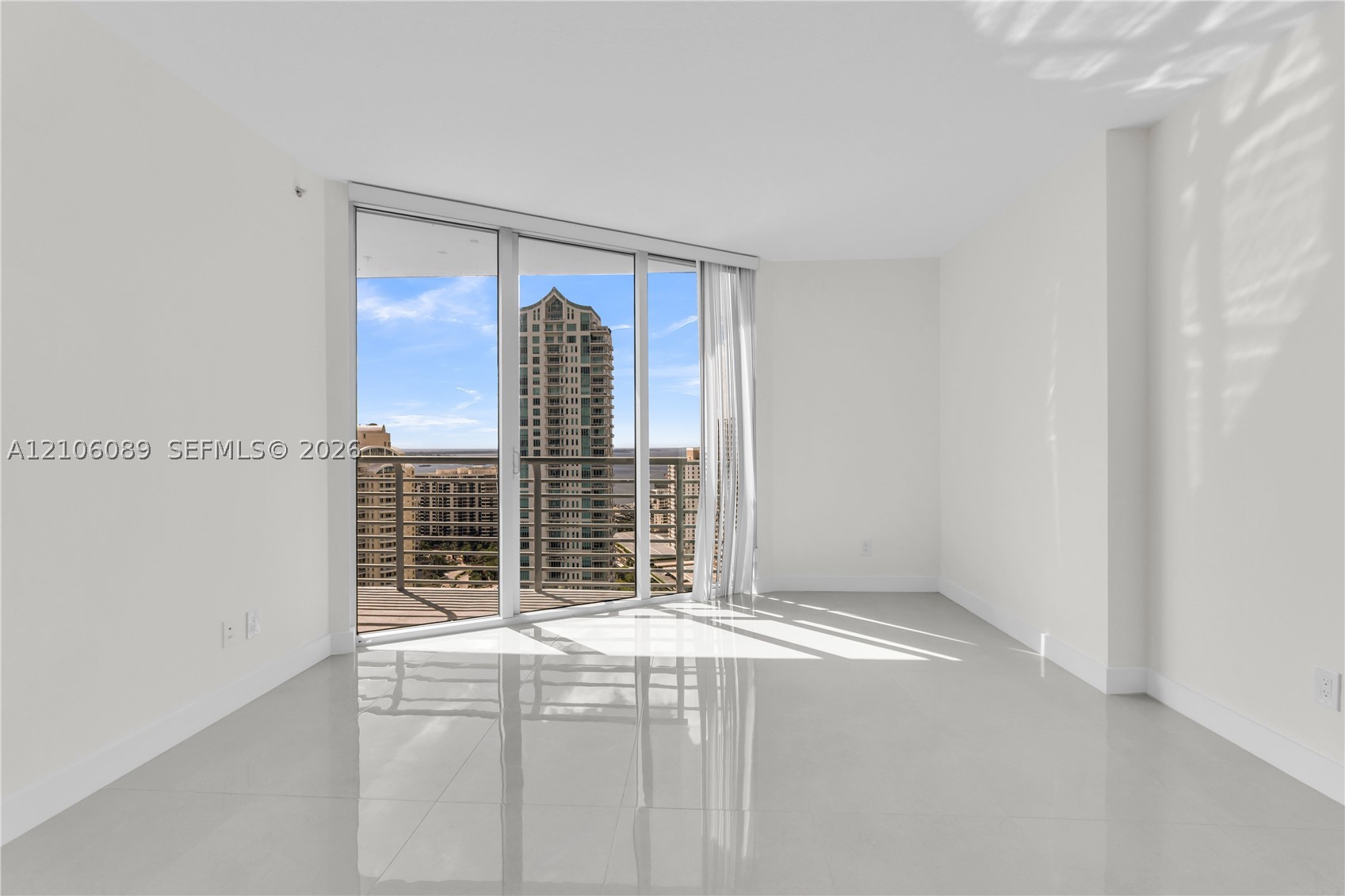 325 S Biscayne Blvd #3117, Miami FL 33131
