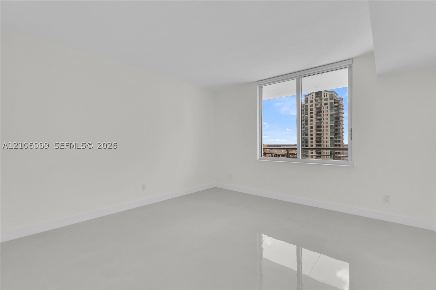 325 S Biscayne Blvd #3117, Miami FL 33131