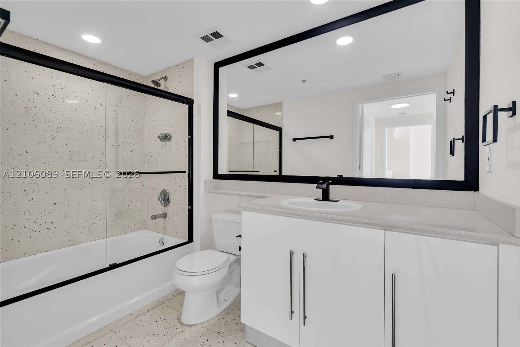 325 S Biscayne Blvd #3117, Miami FL 33131