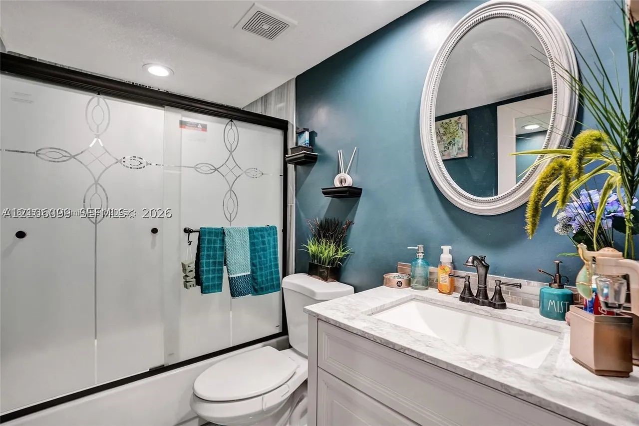 7840 NW 50th St #105, Lauderhill FL 33351