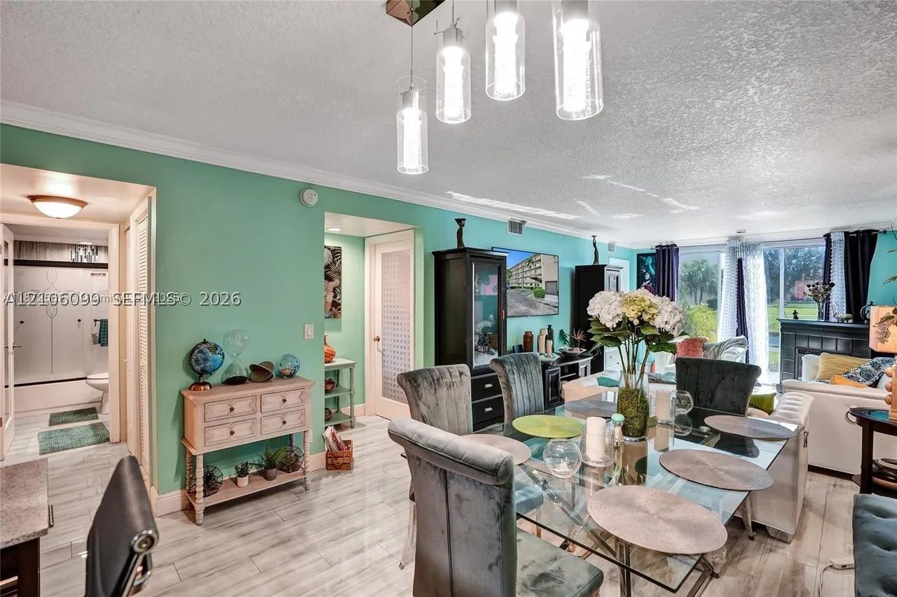 7840 NW 50th St #105, Lauderhill FL 33351