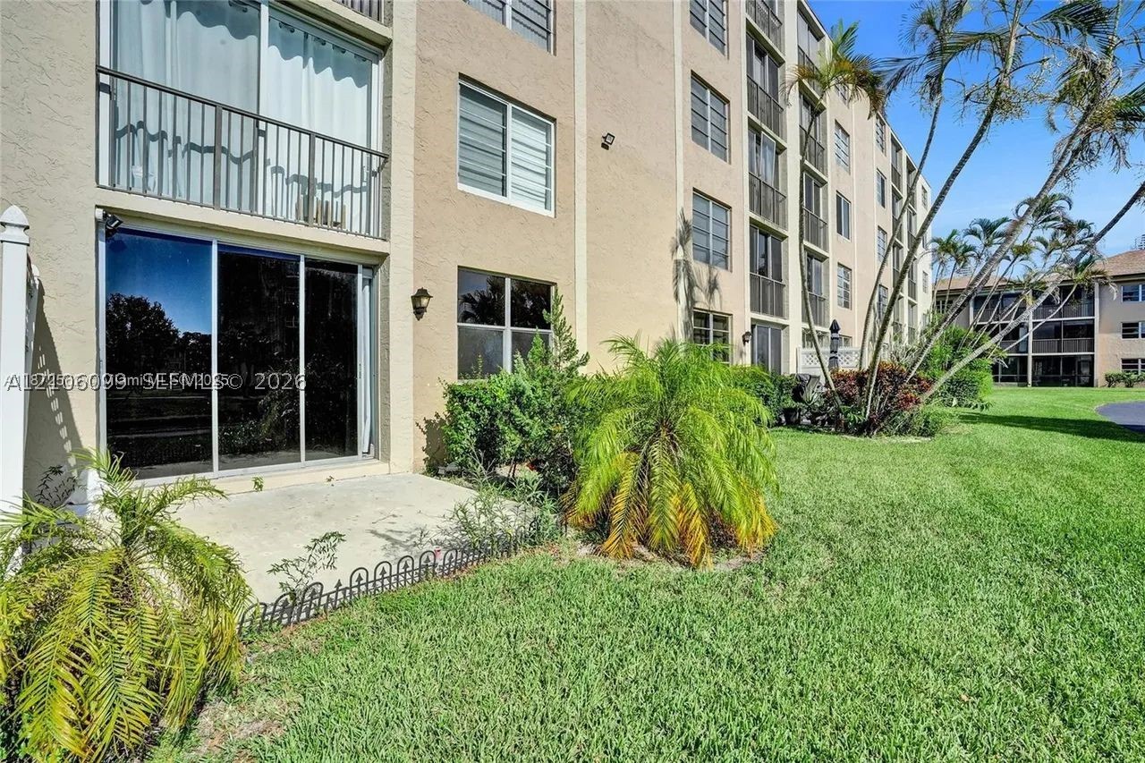 7840 NW 50th St #105, Lauderhill FL 33351