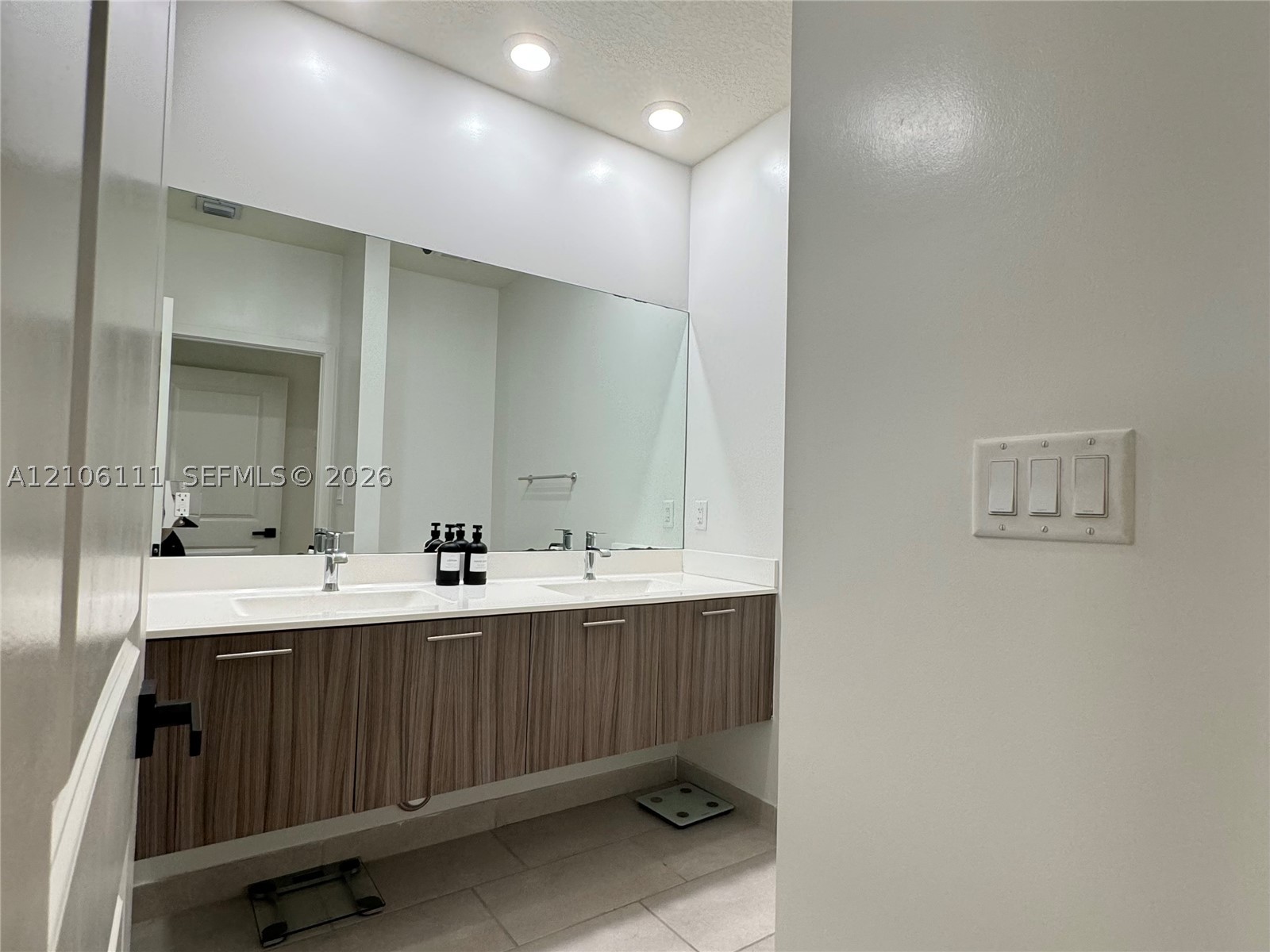 6450 NW 102nd Path #102, Doral FL 33178