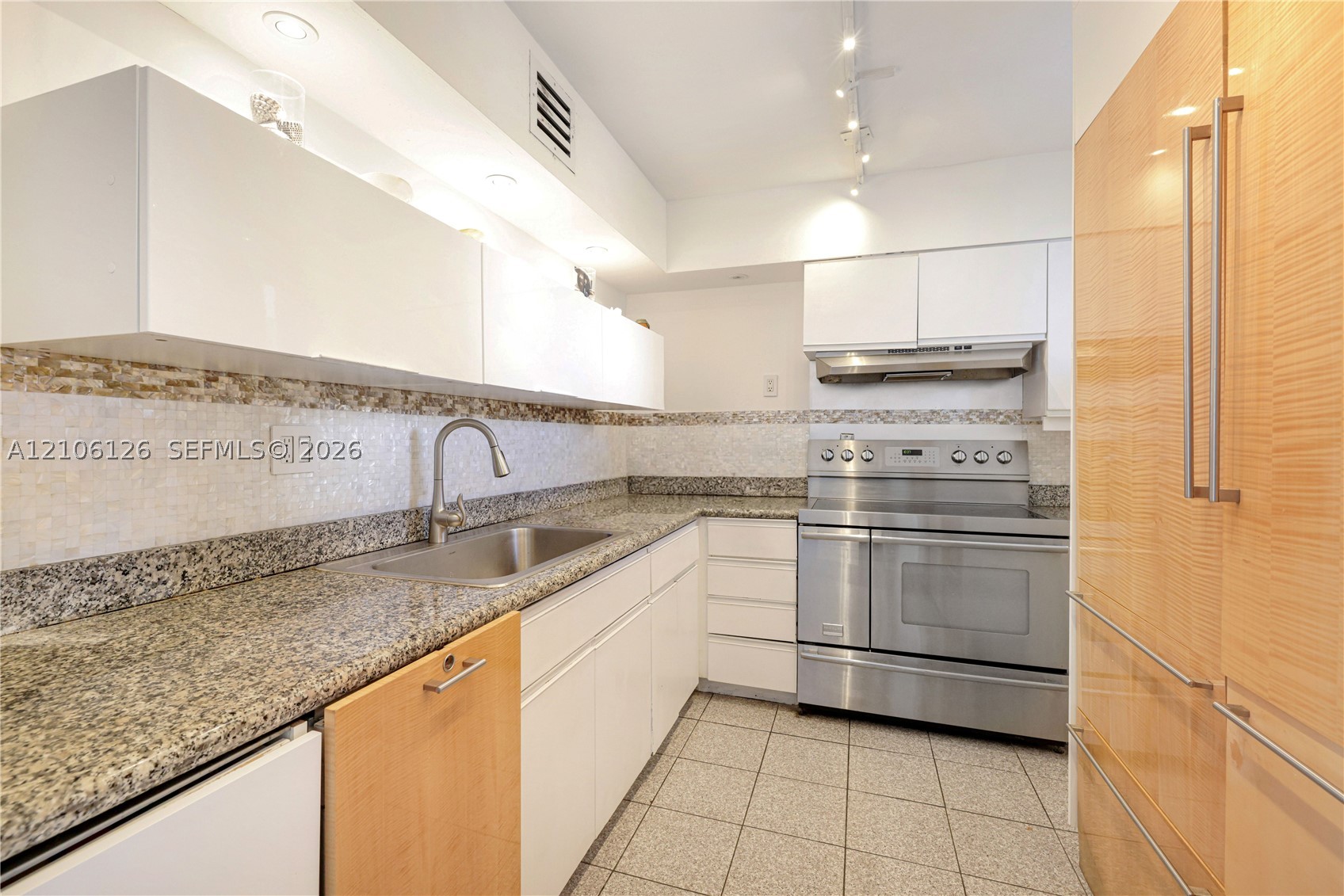 770 NE 69th St #4I, Miami FL 33138