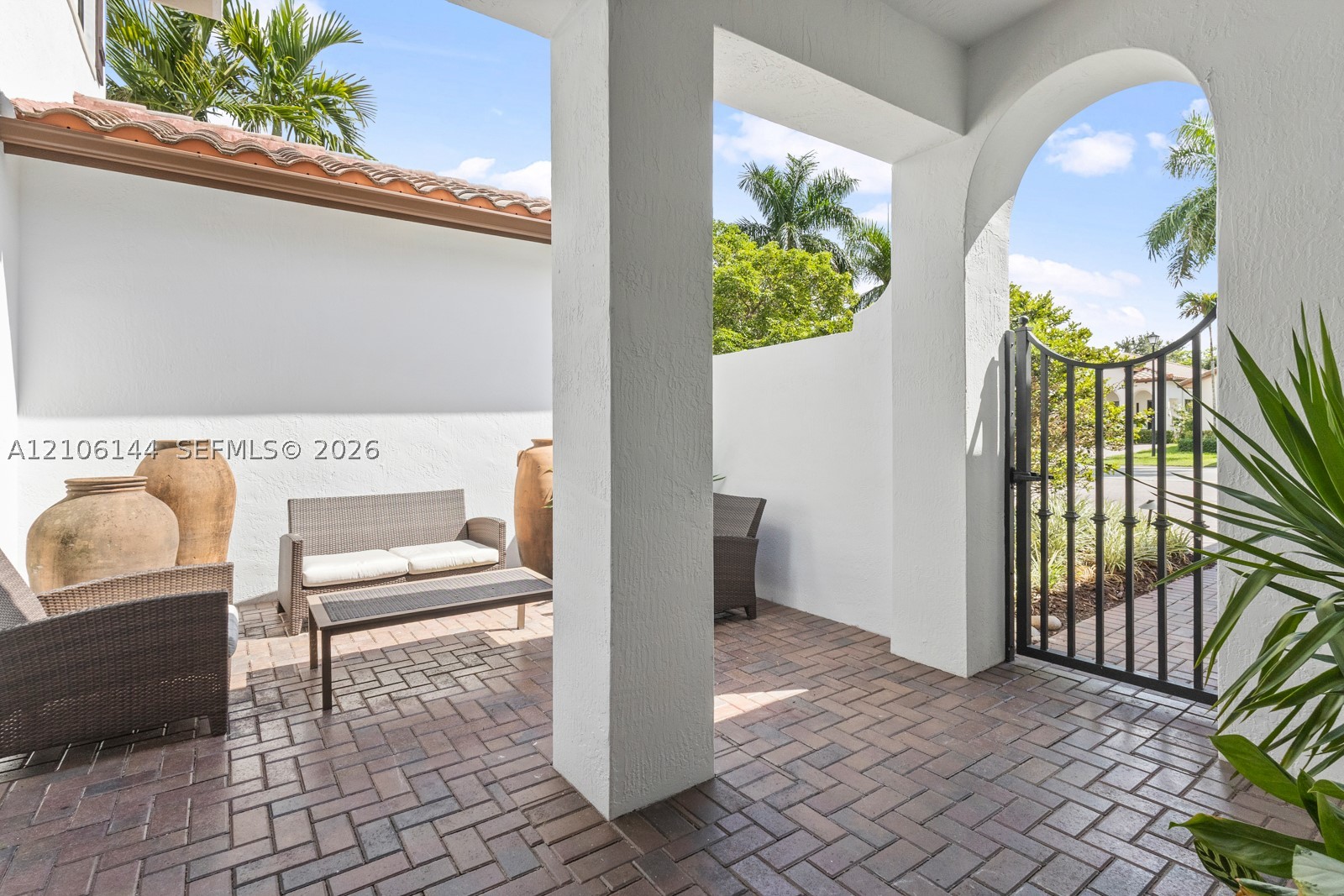 2812 NW 84th Ter, Cooper City FL 33024