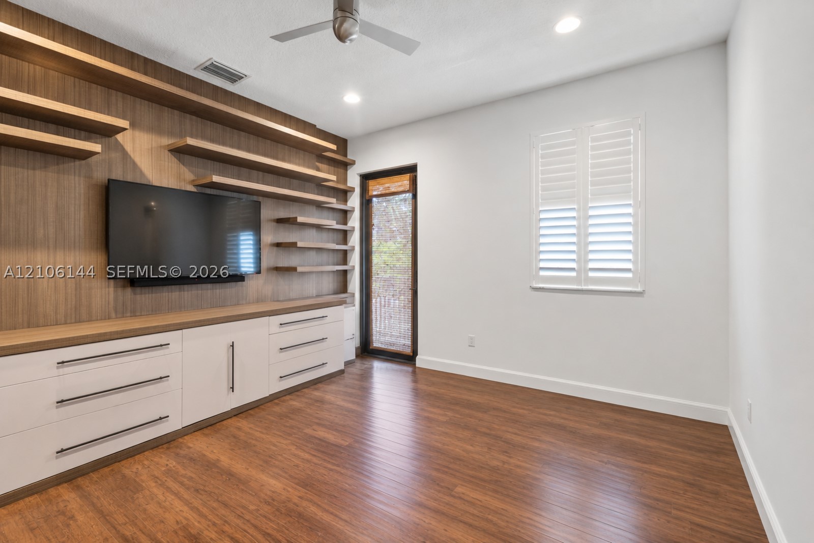 2812 NW 84th Ter, Cooper City FL 33024