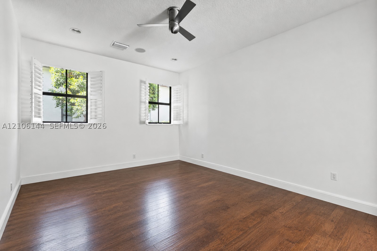 2812 NW 84th Ter, Cooper City FL 33024