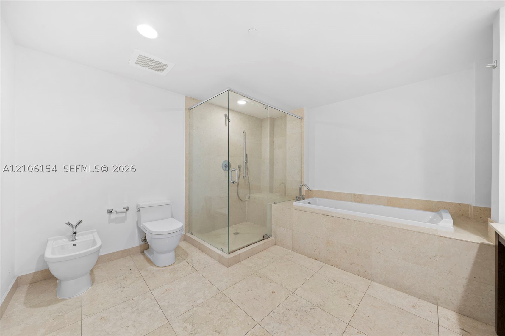 475 Brickell Ave #5209, Miami FL 33131