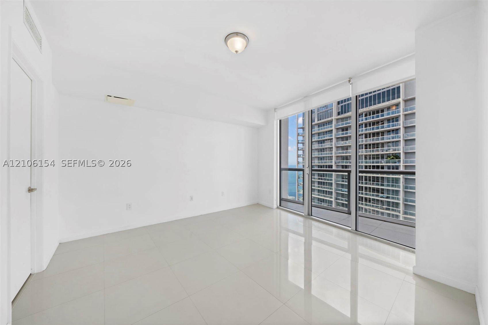 475 Brickell Ave #5209, Miami FL 33131