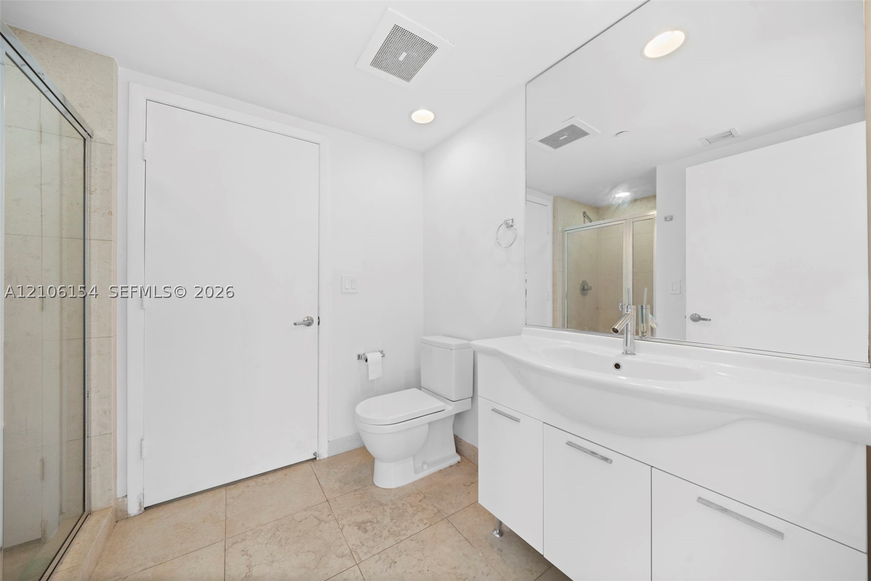 475 Brickell Ave #5209, Miami FL 33131