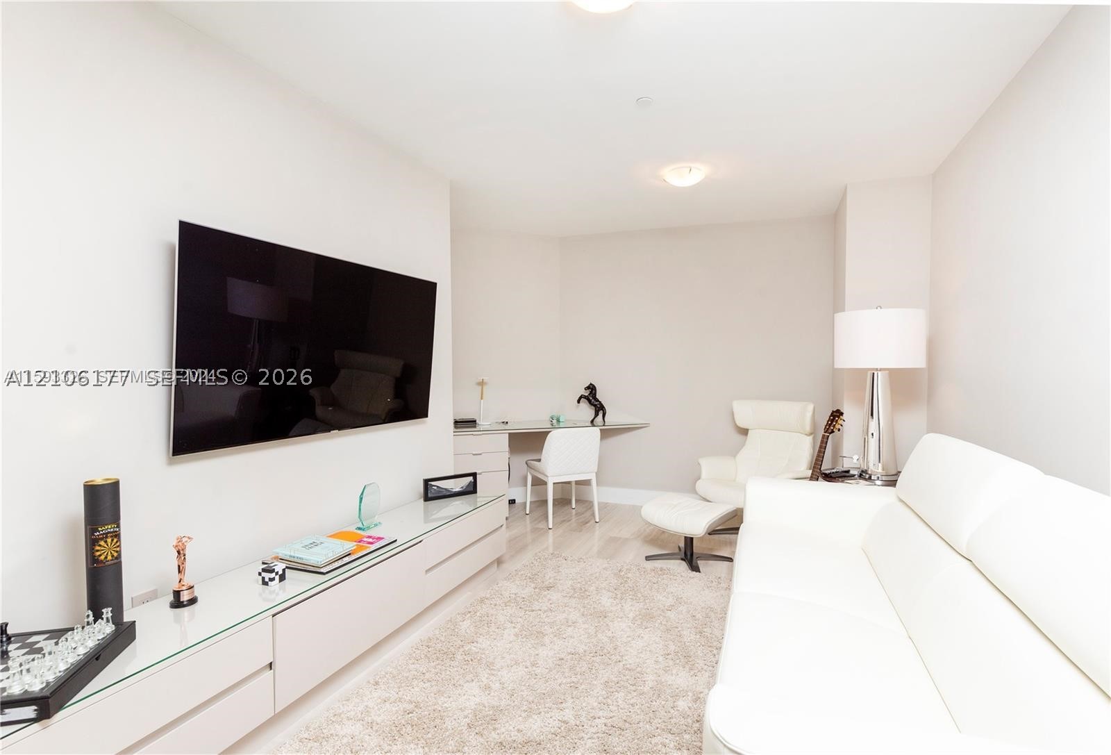 17301 Biscayne Blvd #L-PH-10, North Miami Beach FL 33160