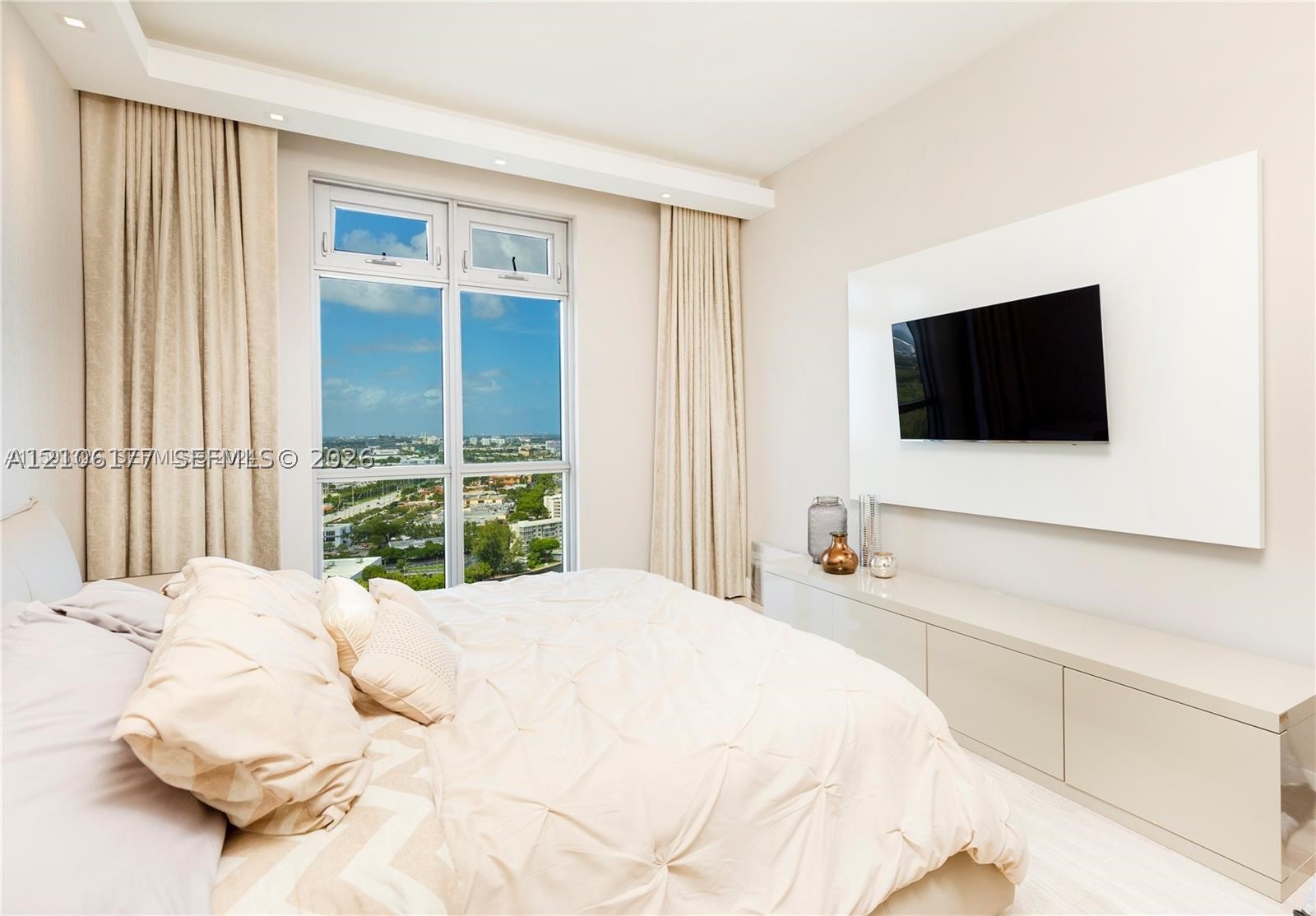 17301 Biscayne Blvd #L-PH-10, North Miami Beach FL 33160
