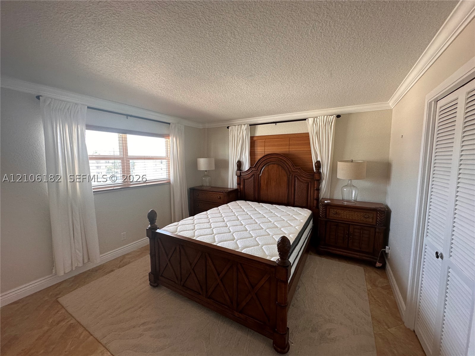 400 Golden Isles Dr #40, Hallandale Beach FL 33009