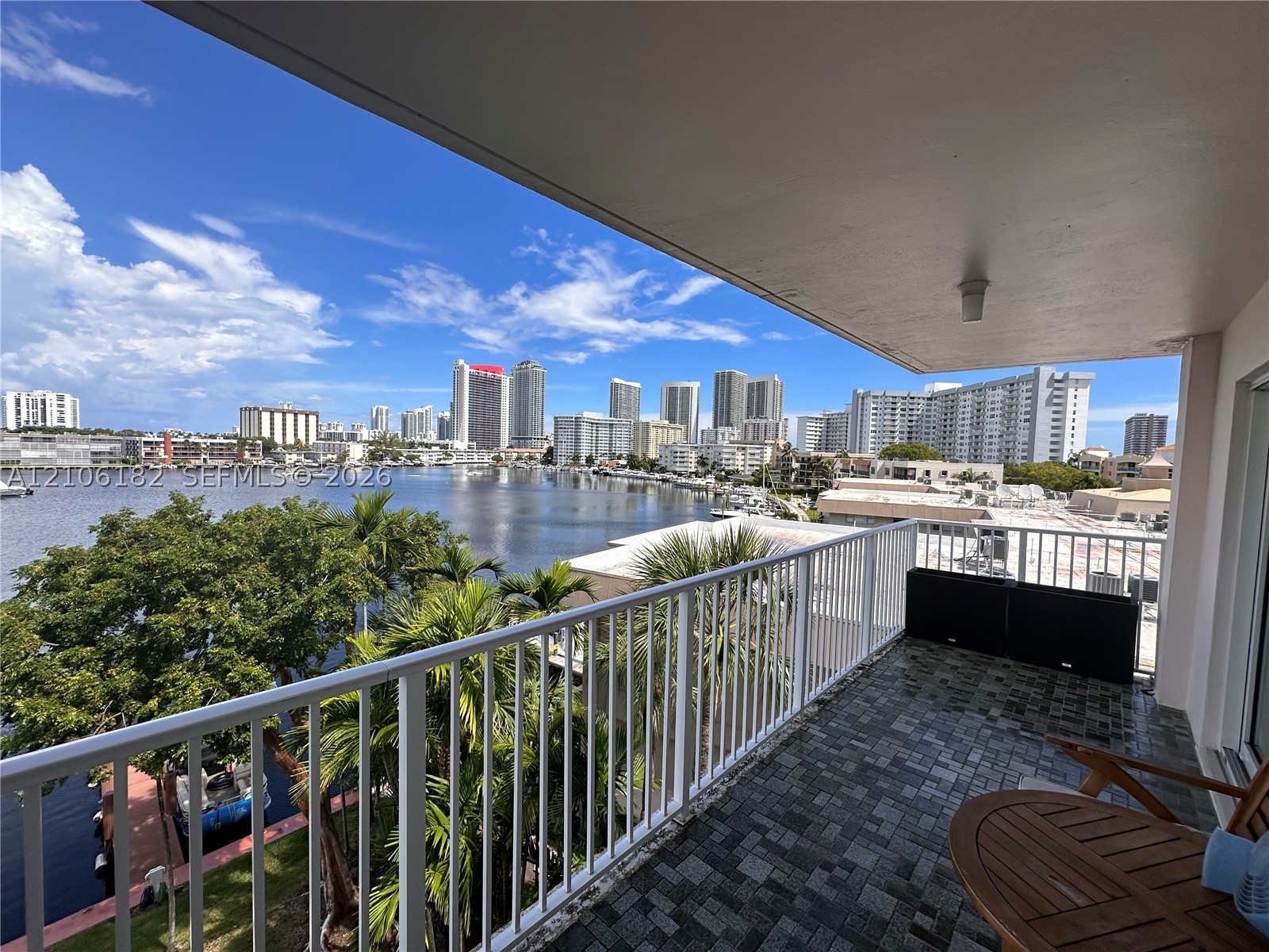 400 Golden Isles Dr #40, Hallandale Beach FL 33009