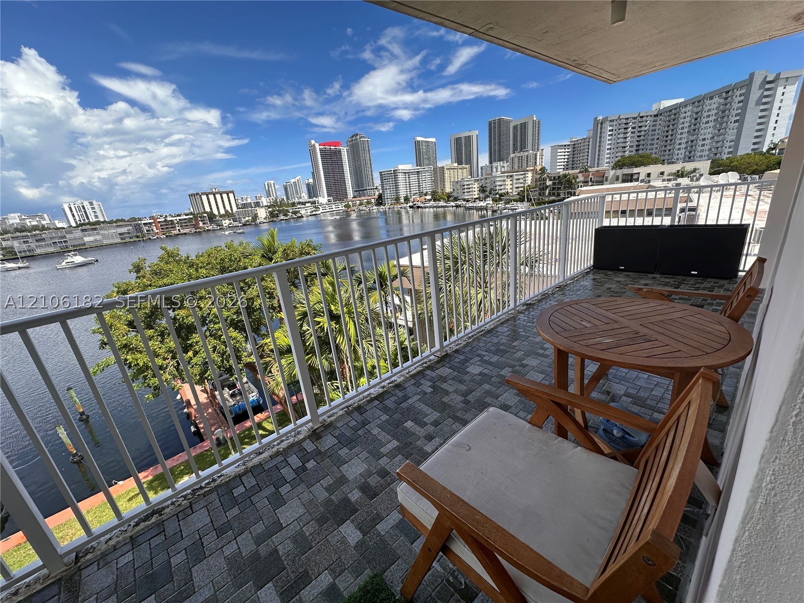 400 Golden Isles Dr #40, Hallandale Beach FL 33009