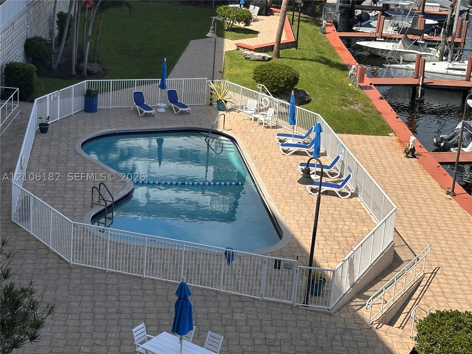 400 Golden Isles Dr #40, Hallandale Beach FL 33009