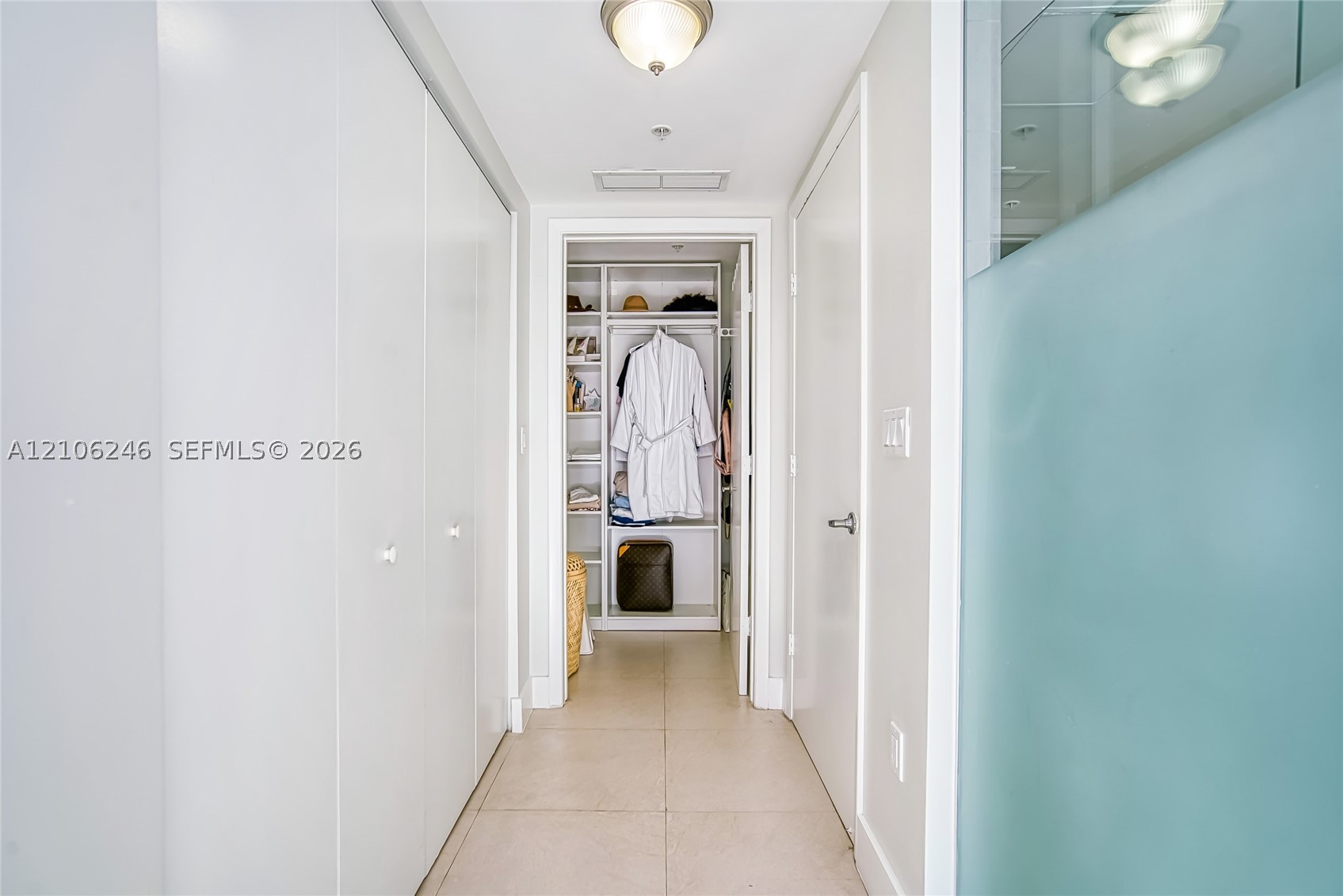 92 SW 3rd St #1511, Miami FL 33130