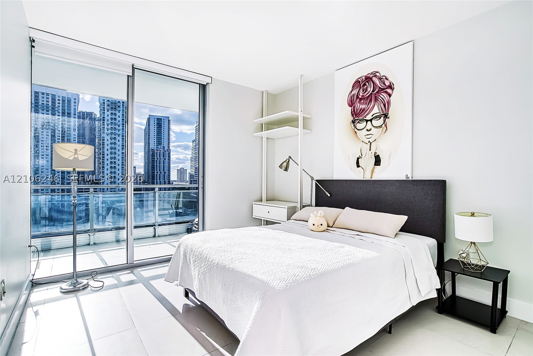 92 SW 3rd St #1511, Miami FL 33130