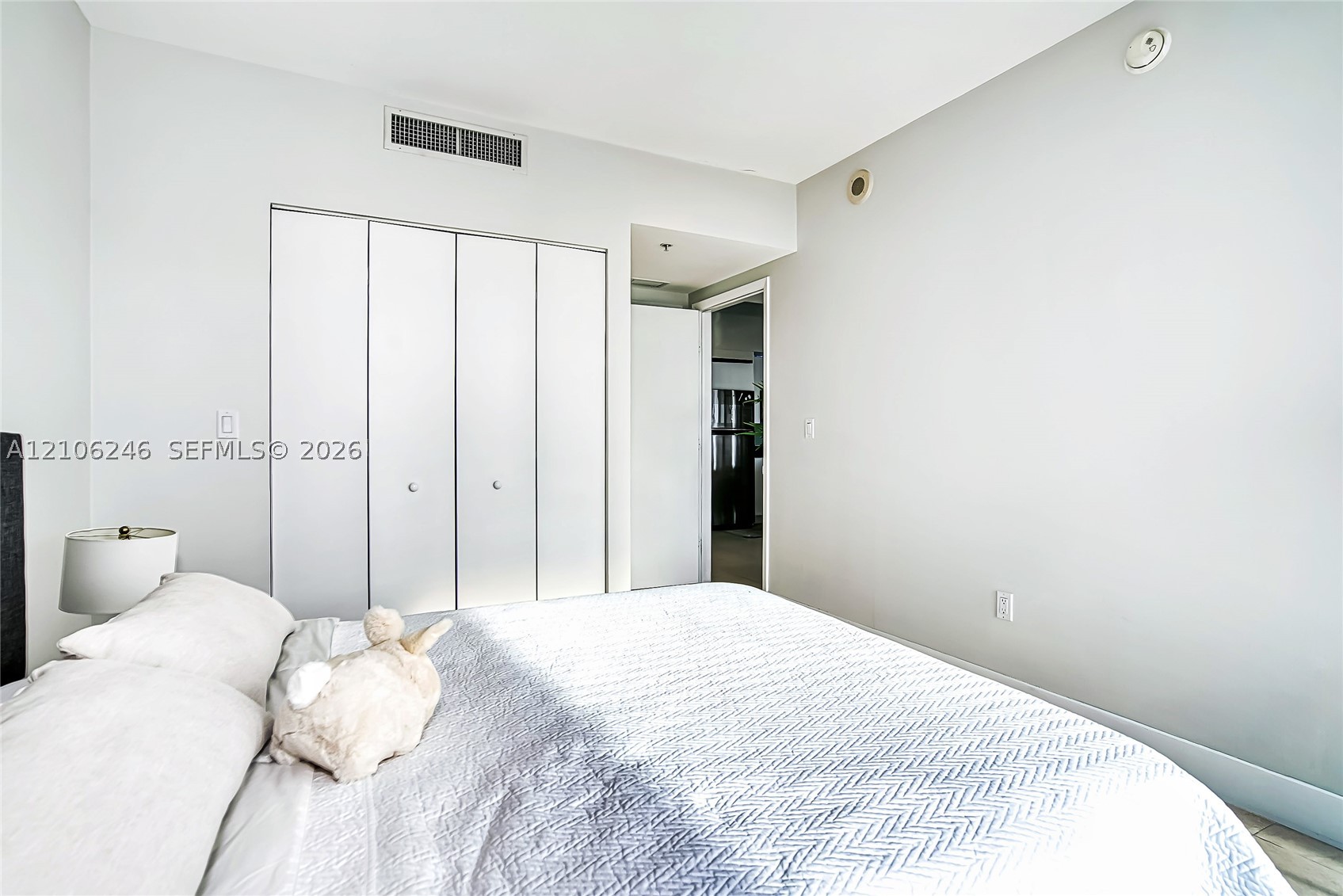 92 SW 3rd St #1511, Miami FL 33130