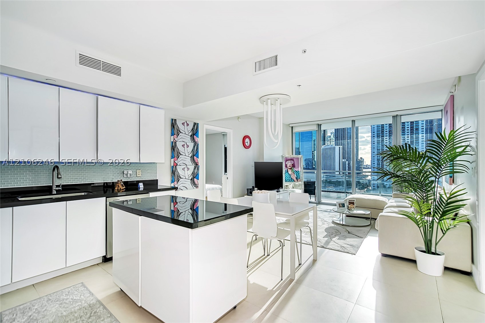 92 SW 3rd St #1511, Miami FL 33130