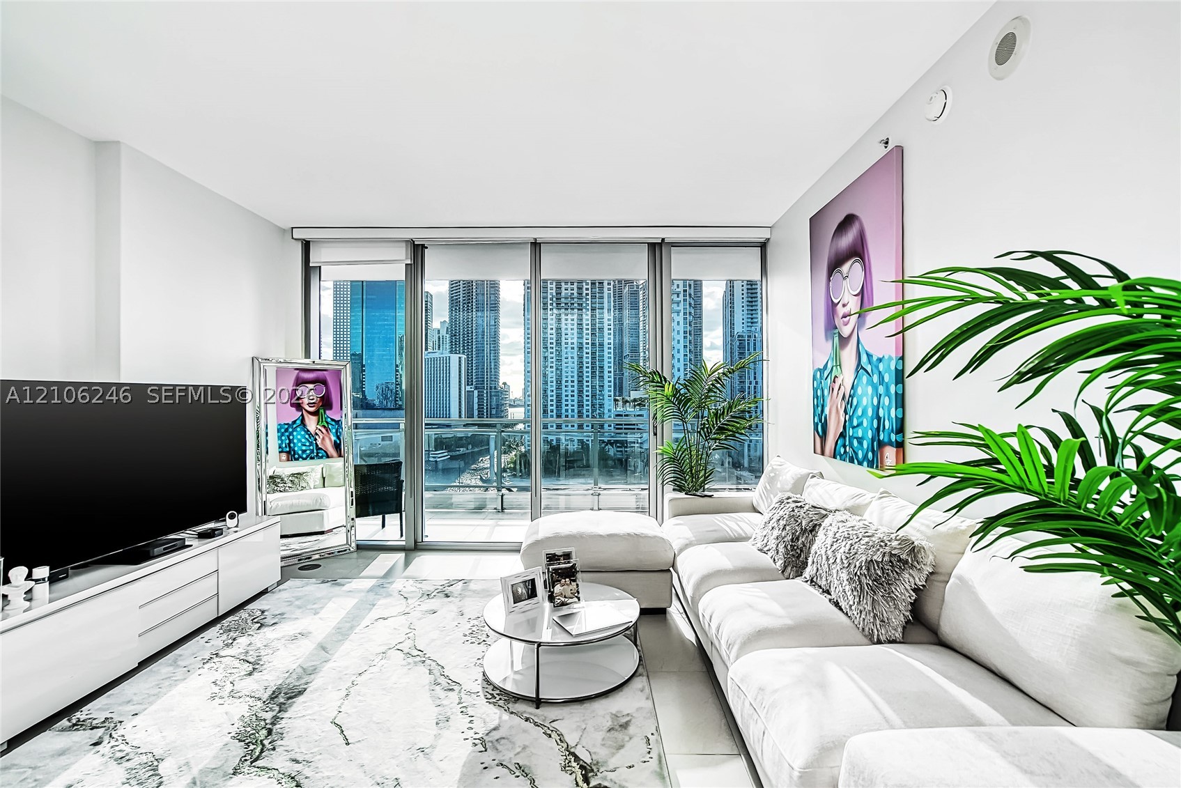 92 SW 3rd St #1511, Miami FL 33130