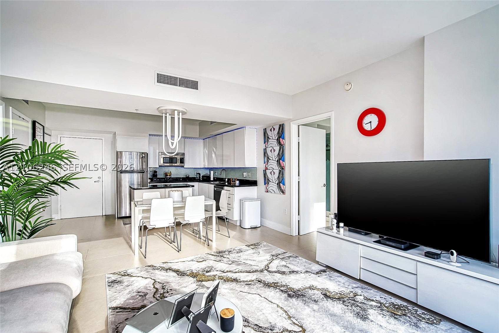 92 SW 3rd St #1511, Miami FL 33130