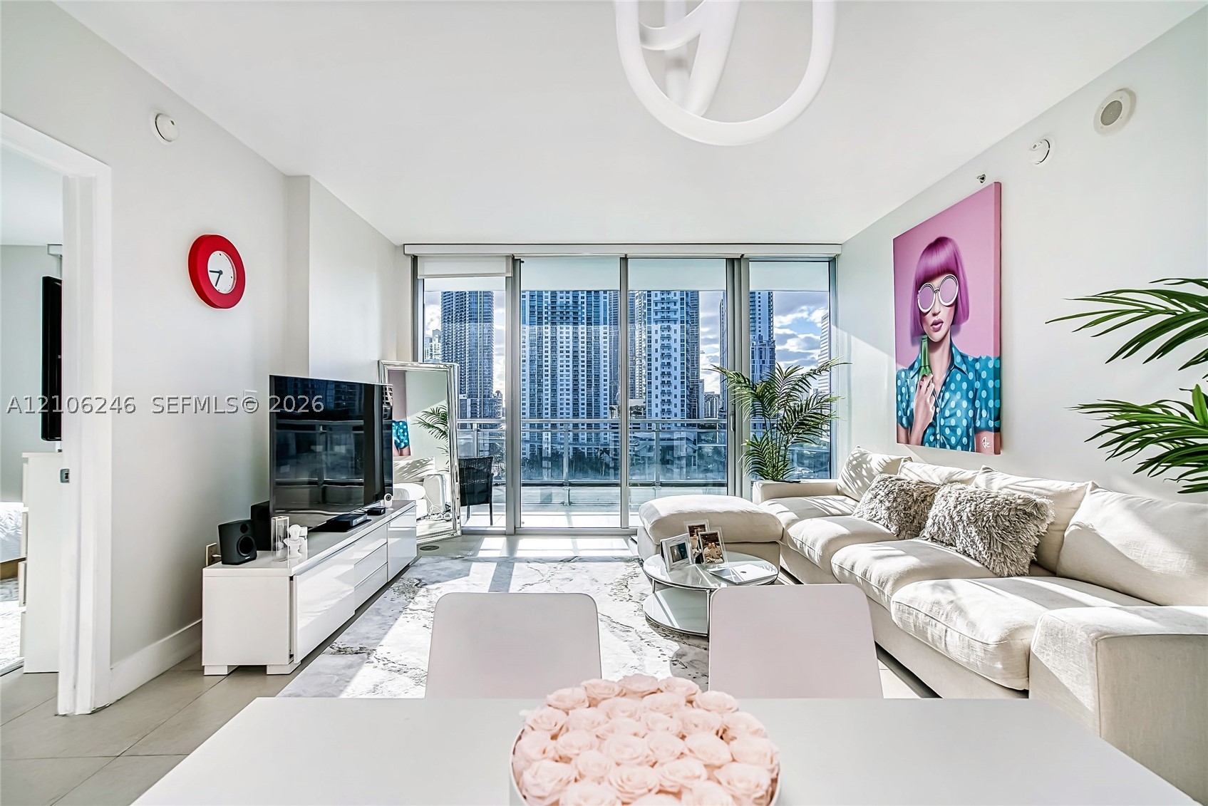 92 SW 3rd St #1511, Miami FL 33130