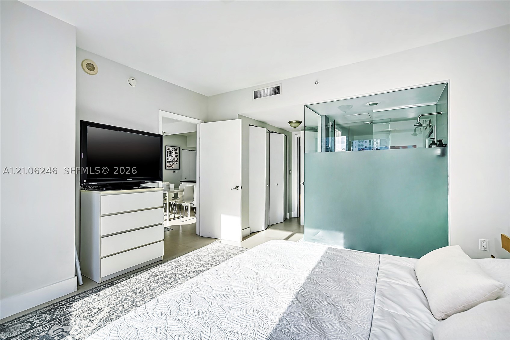 92 SW 3rd St #1511, Miami FL 33130