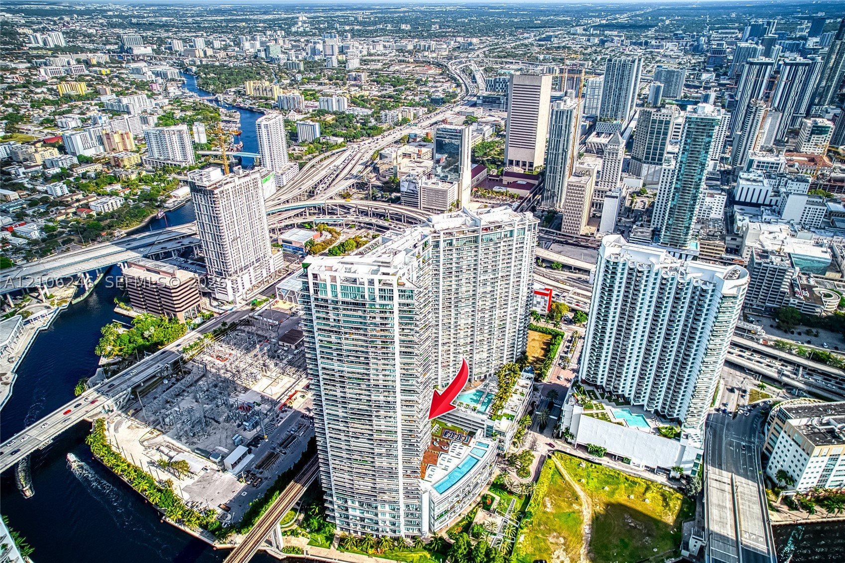 92 SW 3rd St #1511, Miami FL 33130