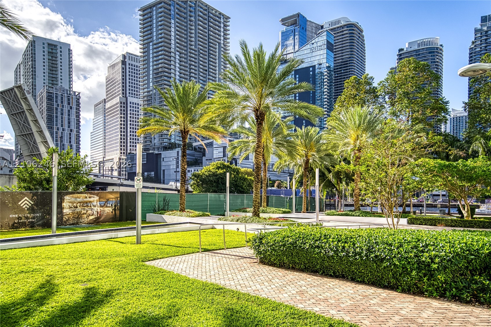 92 SW 3rd St #1511, Miami FL 33130