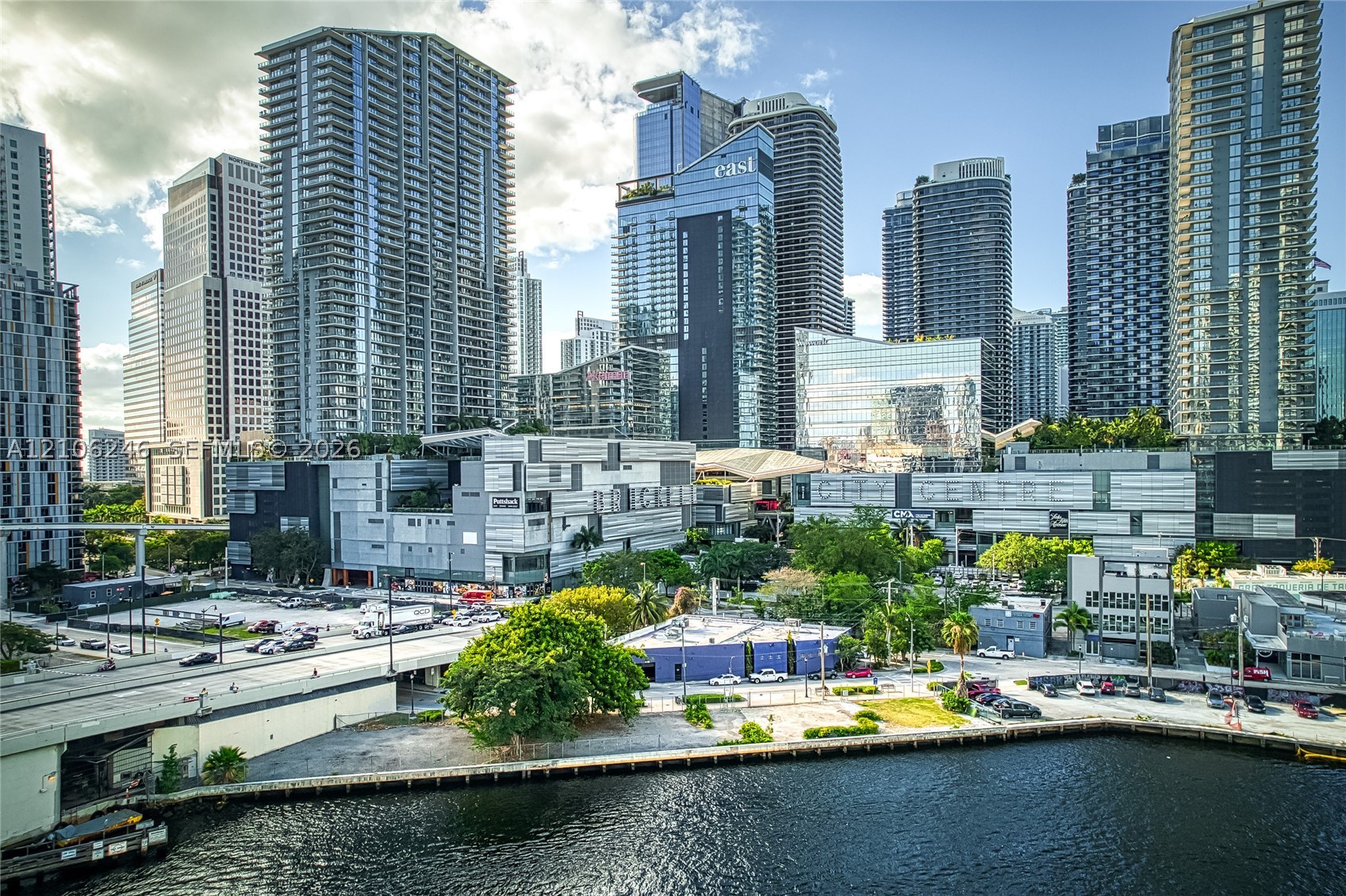 92 SW 3rd St #1511, Miami FL 33130