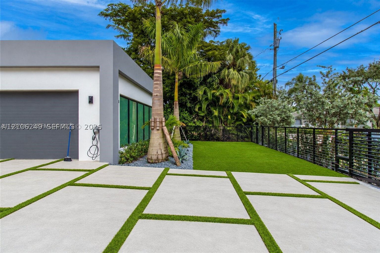 7630 SW 58th Ave, South Miami FL 33143